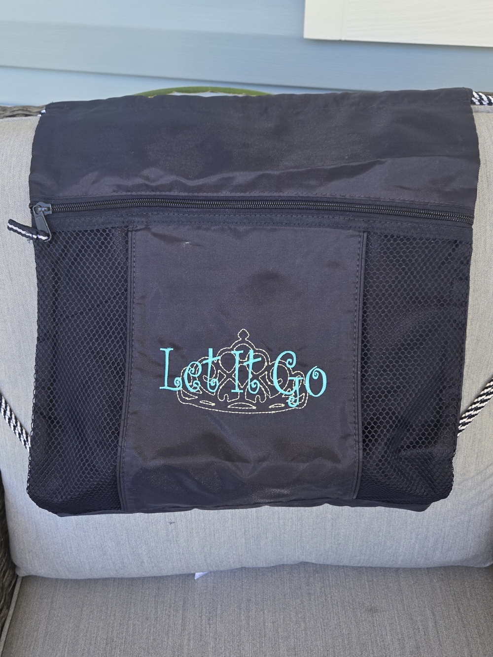Thirty-One Gifts Let It Go Embroidered Navy Drawstring Bag